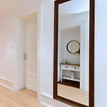 At In - Center كولمار