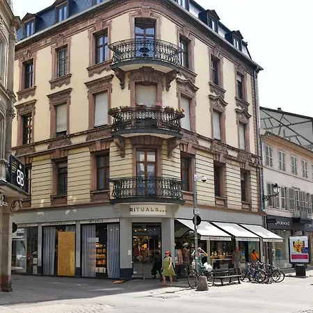 At In - Center * Colmar