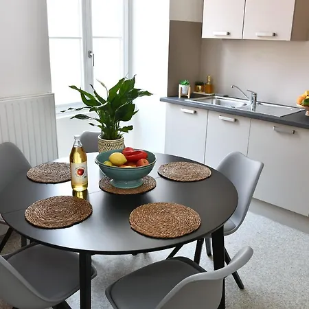At In - Center Apartment