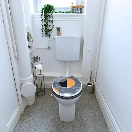 At In - Center Apartment *