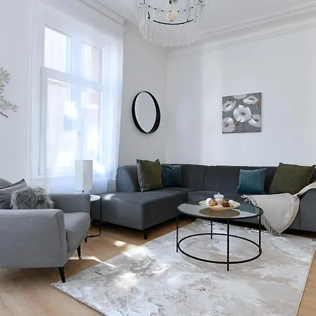 Apartment At In - Center